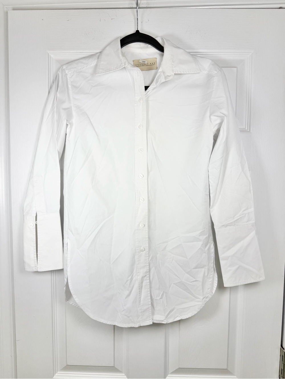 Classic Six New York Size 0 • White Button Down Blouse Shirt.